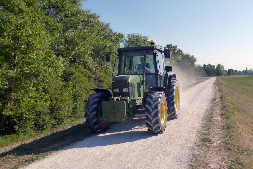24SEDAM ČOKA Održana tribina za vozače traktora