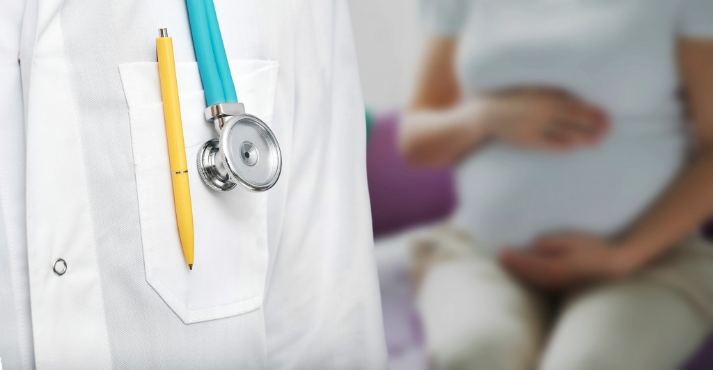 Ginekolog će trudnicu morati da pita kako da je zove i objasni svaku proceduru: Po prvi put u Srbiji vodič za porođaj!