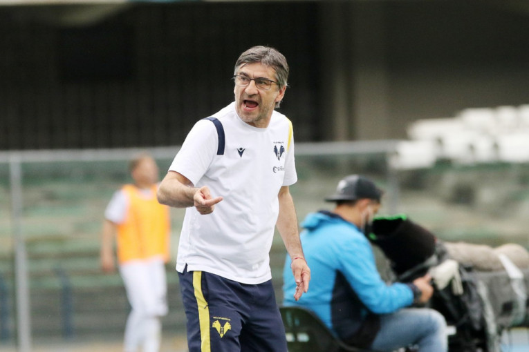 Dinar čvrsto stoji: Evro stagnira, dolar jača