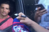 Vozi Formulu 1, ali mrzi Barsu iz sve snage: Kako je vozač Ferarija oladio navijača za autogram (VIDEO)