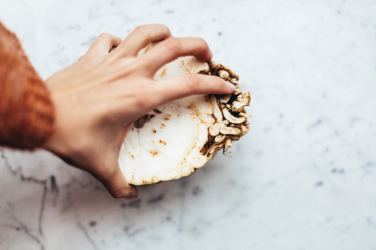 Celog života pogrešno čuvate hleb: Stavite uz njega ovaj koren i nikada više nećete videti buđav lebac