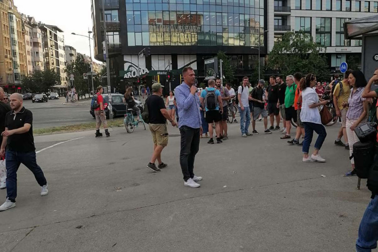 Propao protest ekstremista u Novom Sadu: Opozicija nije uspela da okupi ni 40 ljudi