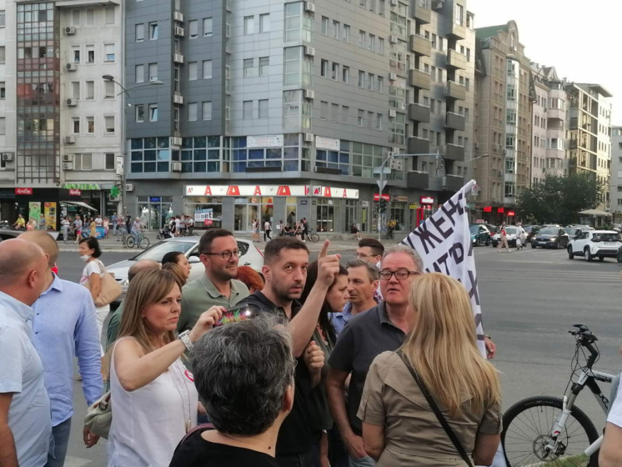 Propao protest ekstremista u Novom Sadu: Opozicija nije uspela da okupi ni 40 ljudi