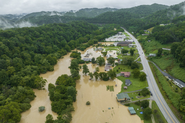"Stotine će ostati bez domova": Razorna poplava u Kentakiju, aktivirana Nacionalna garda! (FOTO)