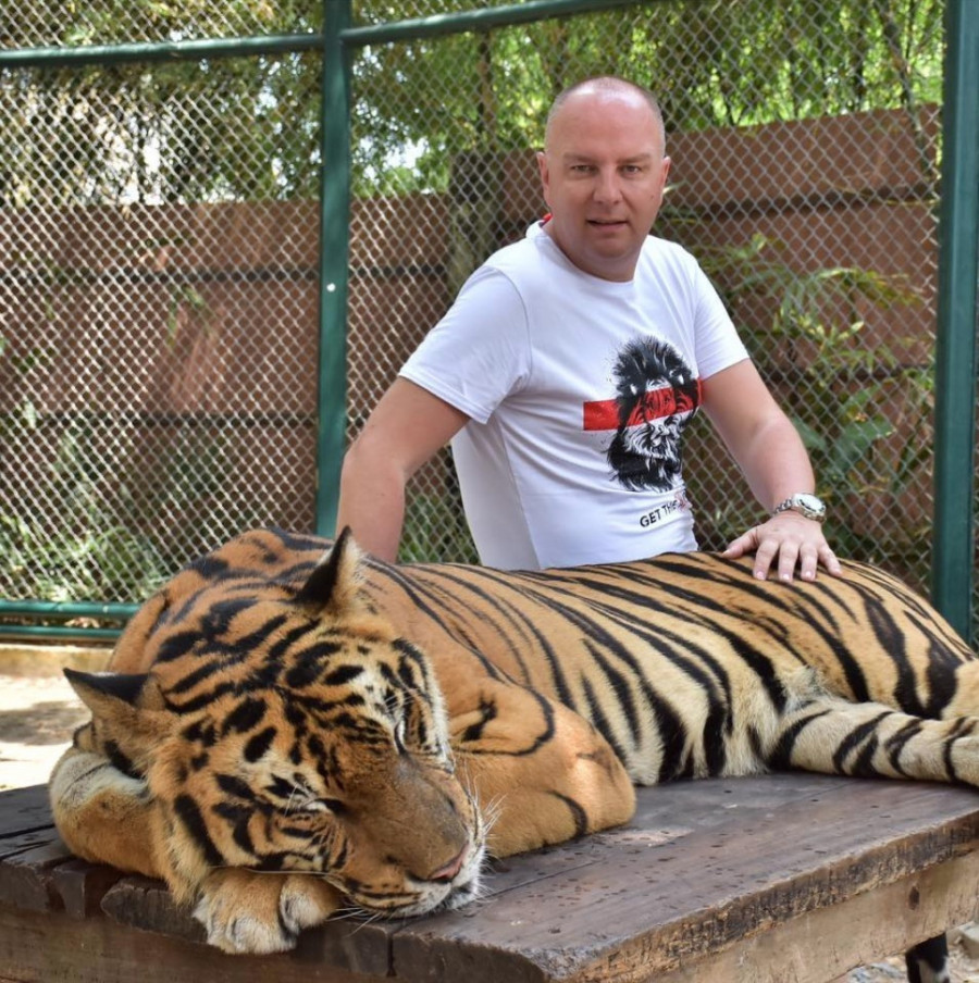 Određen pritvor carinskom agentu "C&A" kompanije: Delio fotografije luksuznog života, pribavio imovinsku korist od preko 750 miliona dinara!