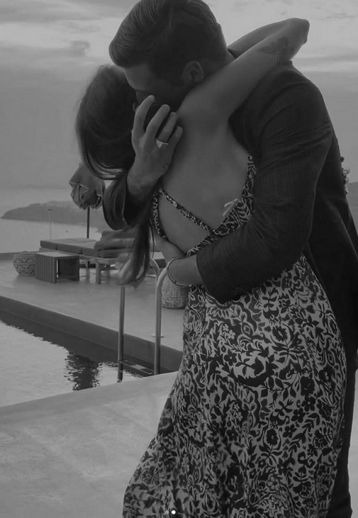 Nova lepa vest u kući Mihajlovića: On je kleknuo sa prstenom pred nju, ona je rekla "DA" (FOTO)