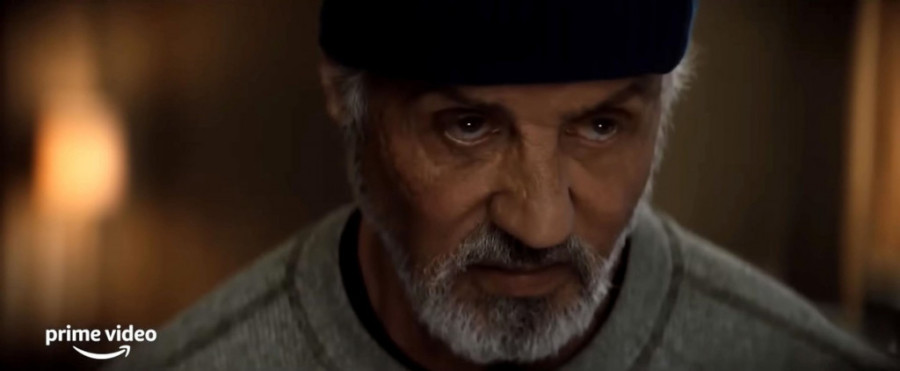 Stalone kao ostareli đubretar koji se pretvara u superheroja: Kakvu tajnu krije „Samarićanin“? (FOTO/VIDEO)