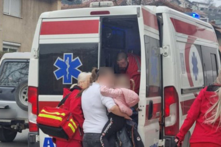 Udes na Novom Beogradu - kod tržnog centra: Lančani sudar, sumnja se da je povređeno dete
