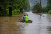 Užasno stanje u Kentakiju: U poplavama epskih razmera 25 žrtava (FOTO/VIDEO)