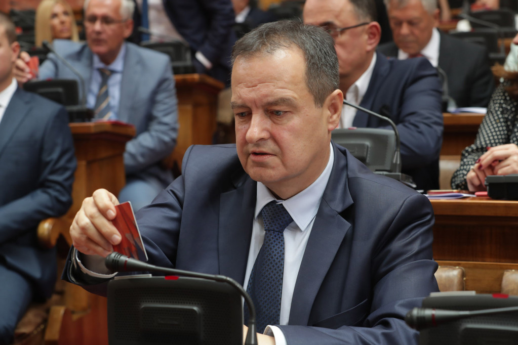 Omladina SPS jednoglasno za Dačića na čelu stranke