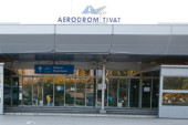 Srbin se sumnjiči da je pokrao Austrijanca na aerodromu u Tivtu: Turisti iz torbice nestalo 4.700 evra i kartica!