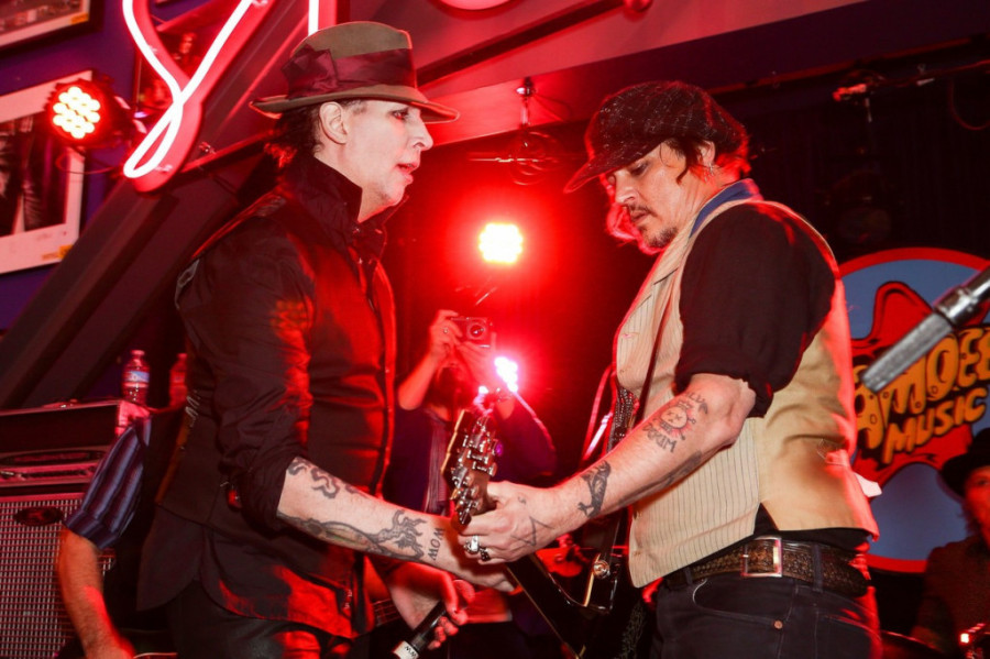 Šokantna prepiska Džonija Depa i Merilina Mensona: Imam pored sebe drugu Amber!