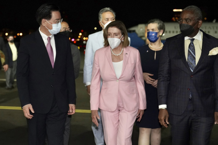 Pelosi se oglasila posle kontroverzne posete, Tajvan podigao lovce zbog kineskih aviona