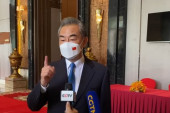 Kineski šef diplomatije besno poručio: Oni koji vređaju Kinu će biti kažnjeni! (VIDEO)