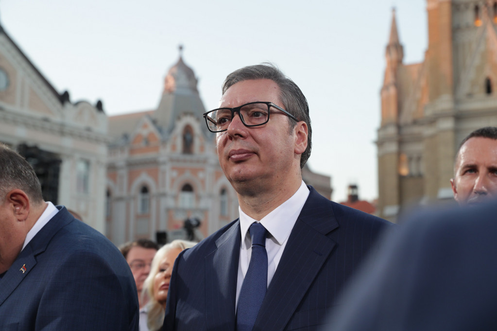 Predsednik Vučić: Naša politika jeste i ostaće mir, mir i mir, gotovo po svaku cenu (FOTO)