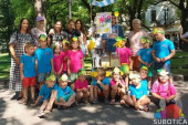 Bravo, deco! Predškolci u Subotici prodavali limunadu kako bi skupili novac za pomoć osobama sa autizmom