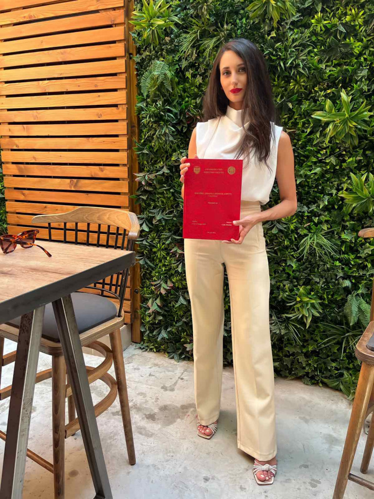 Najmlađa lekarka u istoriji niškog fakulteta poreklom je iz Palestine: Julija upisala faks sa 17 godina, a prosek joj je neverovatan!