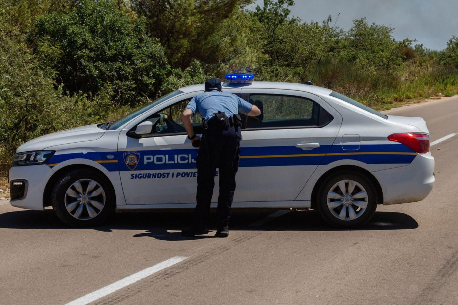 Policajac izazvao nesreću u Rijeci: Vozio pijan, pa izgubio kontrolu nad vozilom