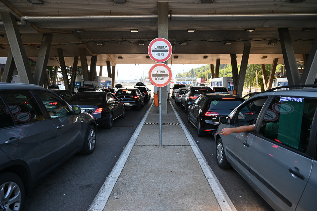 Carina pojačava kontrolu uoči predstojećih praznika: Evo na šta sve putnici moraju da obrate pažnju!