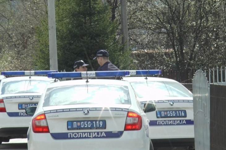 Užas u Kruševcu: Policija uhapsila muškarca - dodirivao devojčicu, prethodno zapalio kola?!