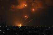 Izrael lansirao projektile na Damask: Sirijci presekli rakete lansirane sa Golanske visoravni