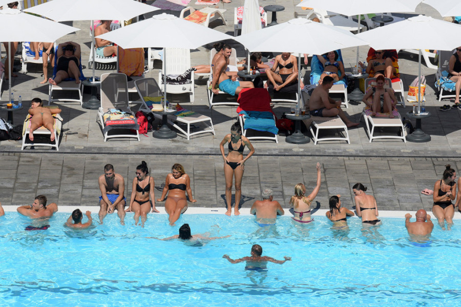 Beg od tropskih vrućina i užarenog betona: Gde se rashladiti u Beogradu i koliko košta ulaz na gradske bazene (FOTO)