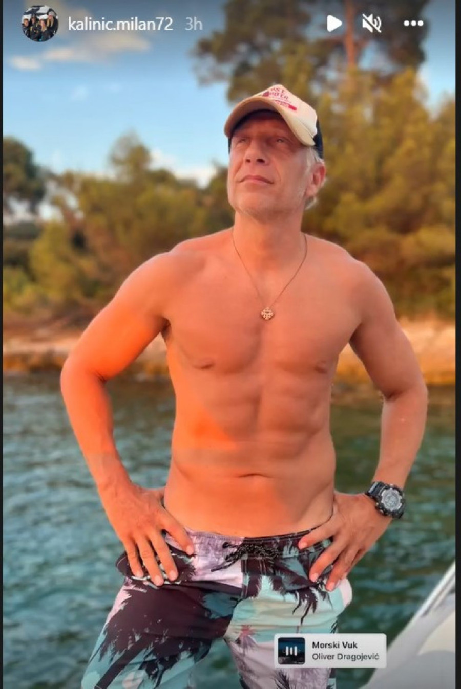Milan Kalinić pokazao trbušnjake i zategnuto telo: U 49. godini izgleda bolje nego mnogo mlađi od njega! (FOTO)