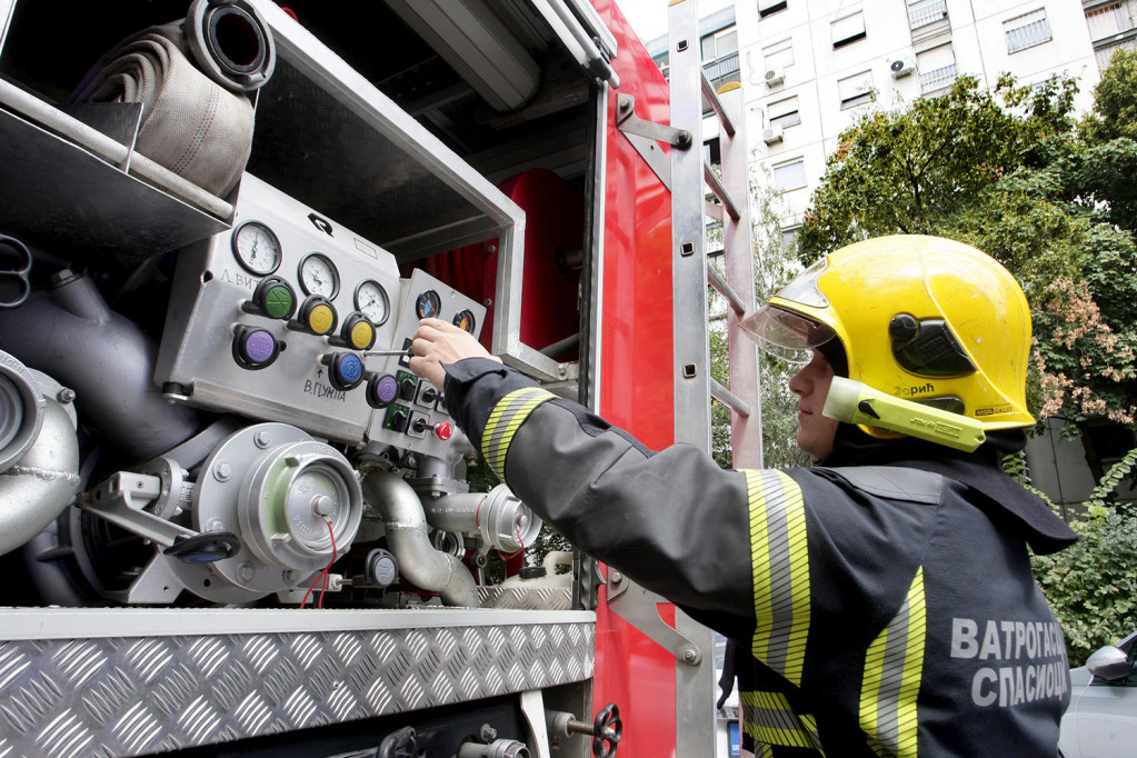 U Borči izgorela kuća do temelja posle nevremena: Plamen prvo zahvatio šupu pa se proširio