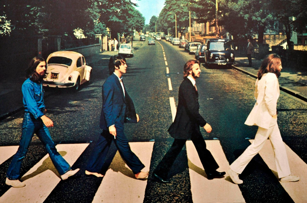 Na aukciji čuvene "lenonke" koje je poklonio legendarni Bitls: Da li biste bili spremni da izdvojite za njih ovu cifru? (FOTO)