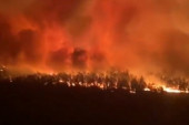 Besne požari u Francuskoj: Uništeno 16 kuća, skoro 6.000 ljudi primorano na evakuaciju (VIDEO)