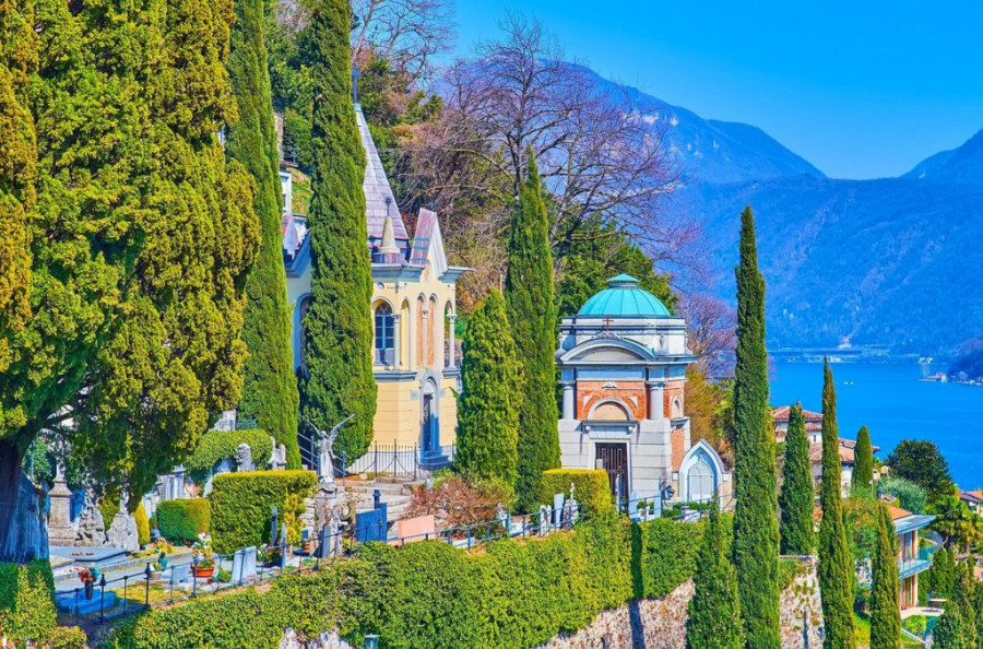 Ovaj grad je smešten u podnožju švajcarskih Alpa i s pogledom na nestvarno jezero