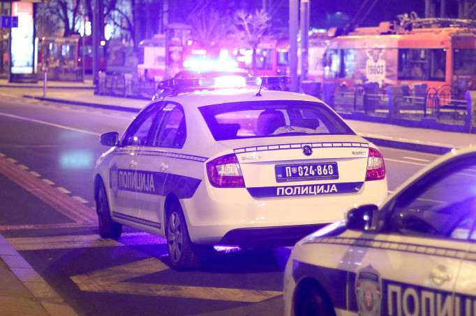 Drama u Beogradu: Sin pretukao oca pa krenuo da ga davi, muškarac (56) ostao bez svesti