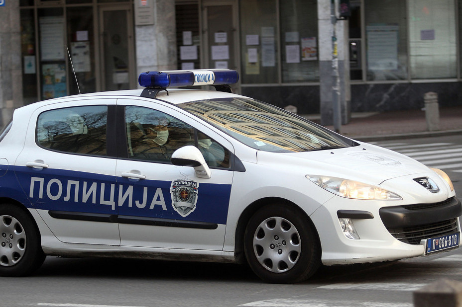 Prangijao po dvorištu, pa snimak okačio na mrežu! "Pao" Trsteničanin zbog narušavanja reda i mira