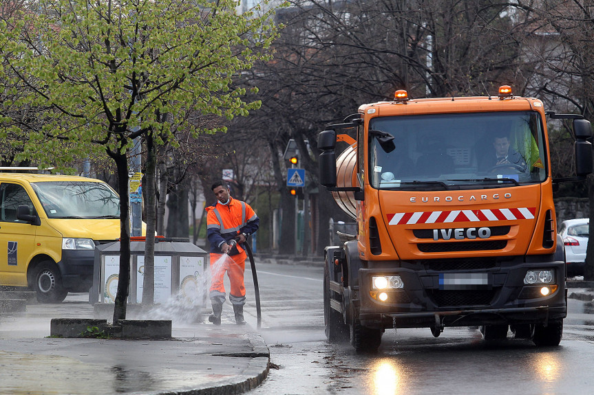 U toku velika akcija toplog pranja sudova za odlaganje komunalnog otpada JKP „Gradska čistoća” Beograd