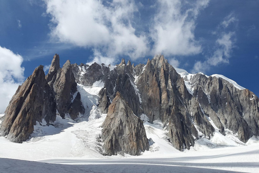 Spasilačke ekipe mogle su samo da konstatuju smrt: Dve osobe nastradale u lavini u italijanskim Alpima