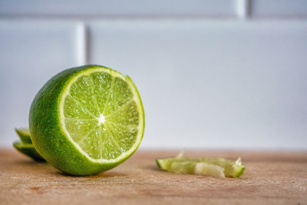Savršen za tropske dane: Bezalkoholni mohito je napitak koji osvežava, a pravi se za svega nekoliko minuta (RECEPT)
