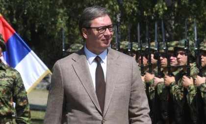 Predsednik Vučić čestitao Dan Vojske Srbije: "Oduvek je ključni faktor državne stabilnosti"