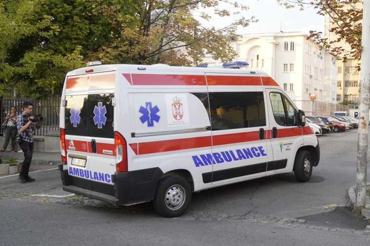 Teška saobraćajna nesreća kod Lučana: U sudaru dva putnička vozila, poginula jedna osoba