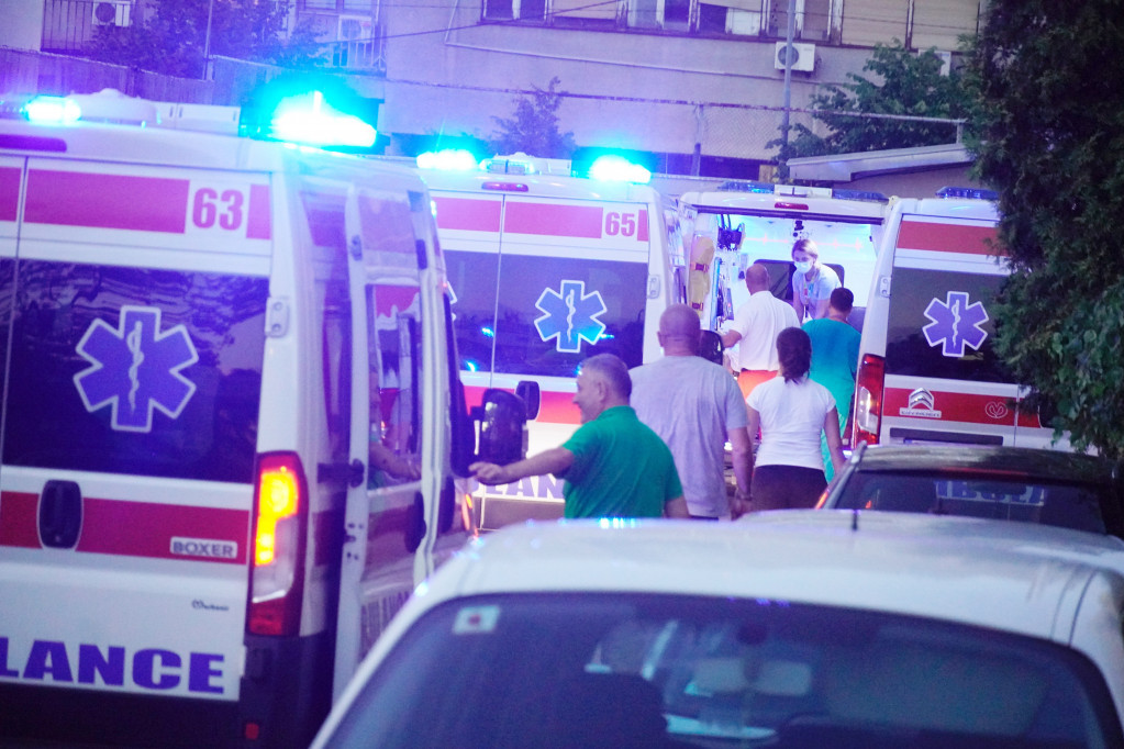 Burno u Beogradu: Udes kod kafane na Zrenjaninskom putu, osmoro povređeno u toku noći
