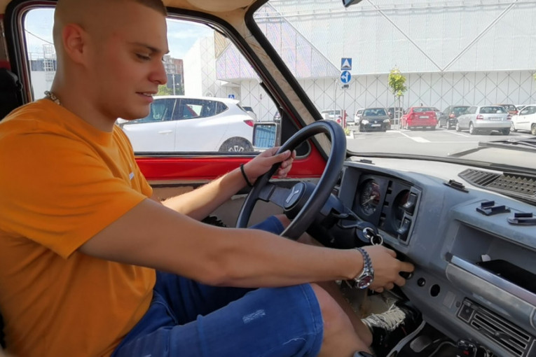 Đorđe kupio "keca" za 200 evra, pa krenuo za Kušadasi: U Bugarskoj nam otpala guma, ulje prskalo svuda, ali nije me "izdao"! (FOTO/VIDEO)