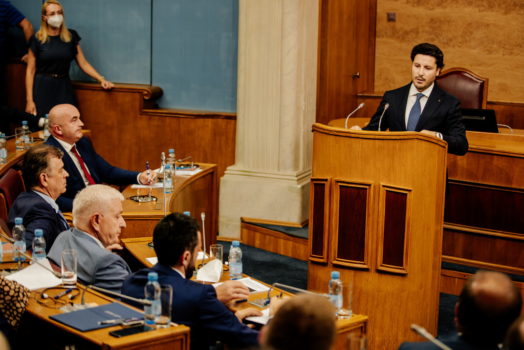 "Ili da nestane Dritan Abazović, ili Milo Đukanović"