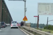 Drama na Pančevačkom mostu: Devojka (20) pokušala da se ubije, spasila je rečna policija