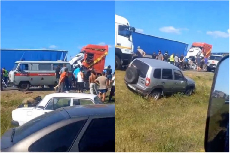 Dva kamiona smrskala minibus u Rusiji: U teškoj nesreći stradalo 11 ljudi
