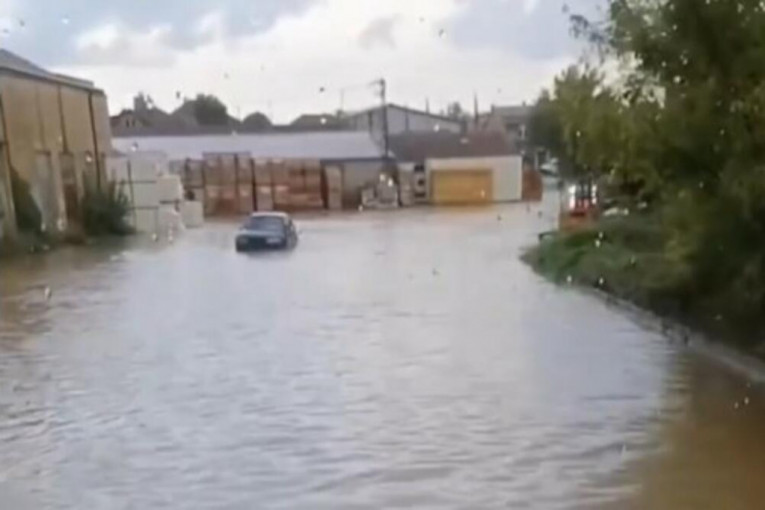 Nevreme haralo Srbijom! Pirot, Novi Sad pod vodom, reke vode na ulicama Beograda, potopljen i aerodrom (FOTO/VIDEO)