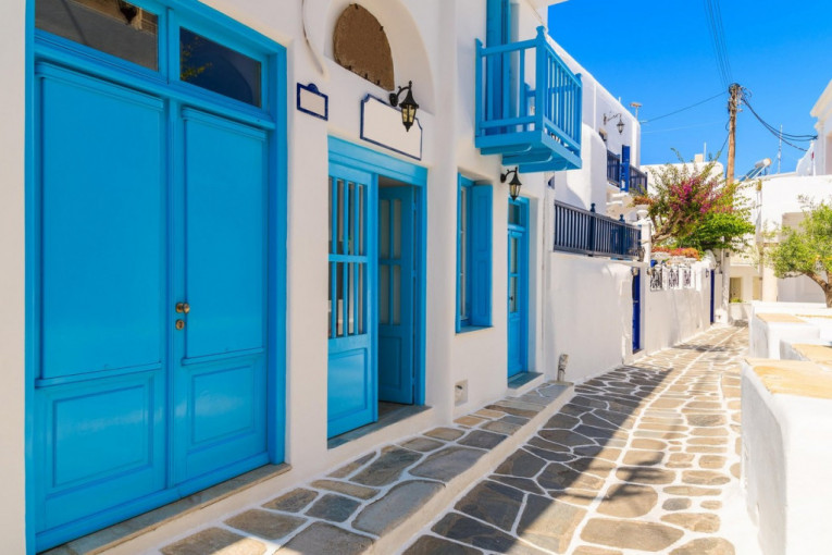 Iza romantike krije se praktičnost! Da li znate zašto Grci farbaju kuće u belo i plavo?