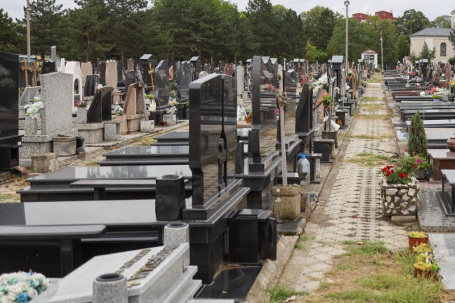 Bez stida i srama: Pljačkaši provalili na groblje i ukrali više od 2.000 evra
