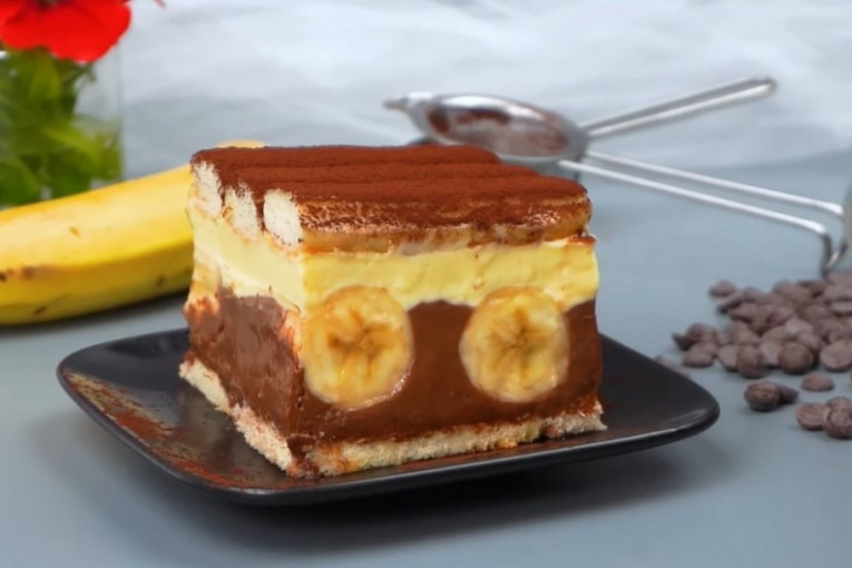 Recept dana: Kolač sa bananama i piškotama - prepun fila od čokolade i vanile i toliko ukusan da će očas posla nestati sa stola (VIDEO)