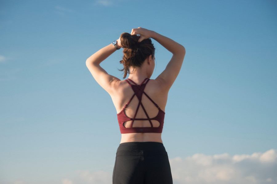 Zašto vam kosa opada? Devet skrivenih uzroka koji mogu ugroziti vaše vlasi i kako da ih sprečite