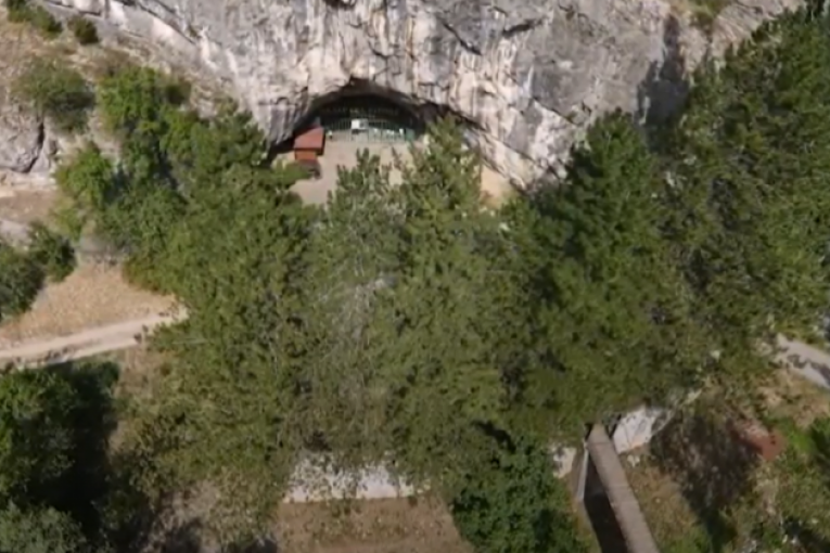 Ova pećina je najduža u našoj zemlji, a predstavlja i značajno arheološko nalazište