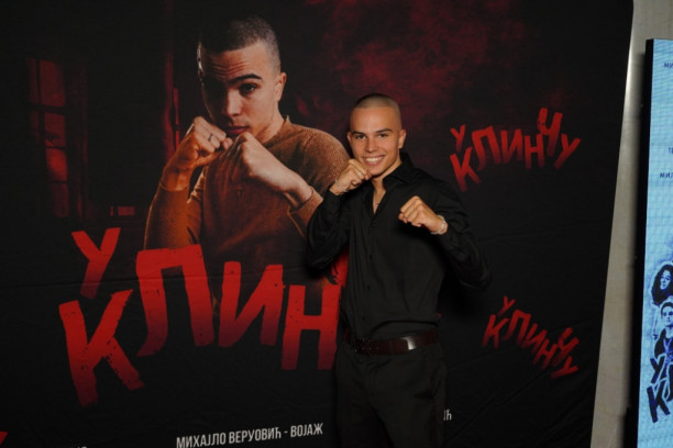 Serija sa vajbom "Nestašnih godina": 24sedam na premijeri prve epizode "U klinču" (FOTO/VIDEO)